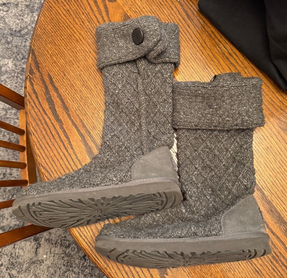 UGG Classic Lattice Cardy Knit Sweater Boots Gray Size 9